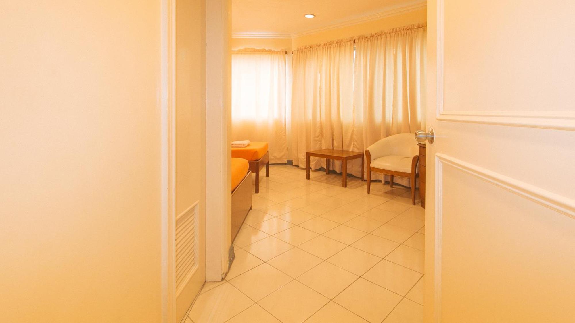 Royal Am Rei Hotel By Reddoorz Μπακολόντ Εξωτερικό φωτογραφία