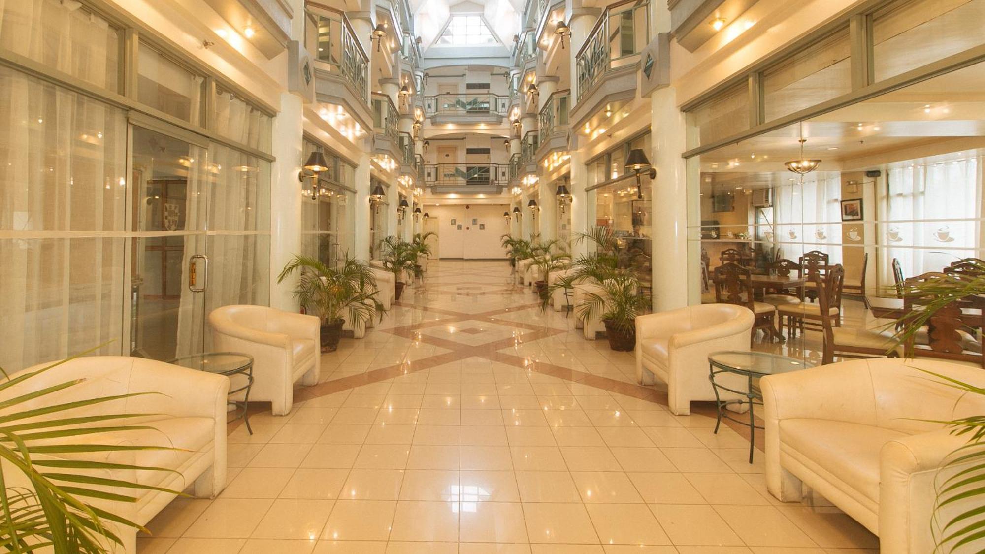 Royal Am Rei Hotel By Reddoorz Μπακολόντ Εξωτερικό φωτογραφία
