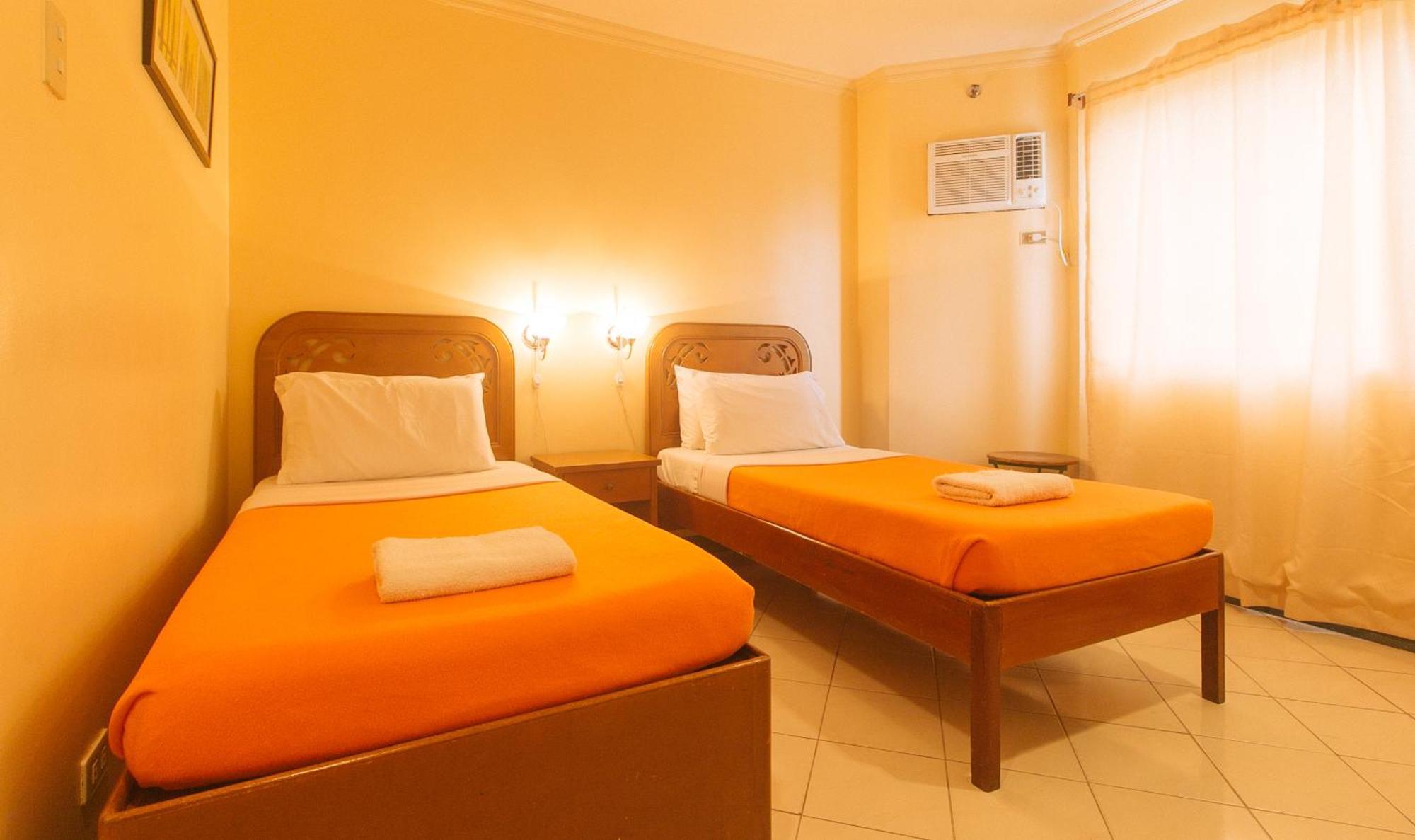 Royal Am Rei Hotel By Reddoorz Μπακολόντ Εξωτερικό φωτογραφία