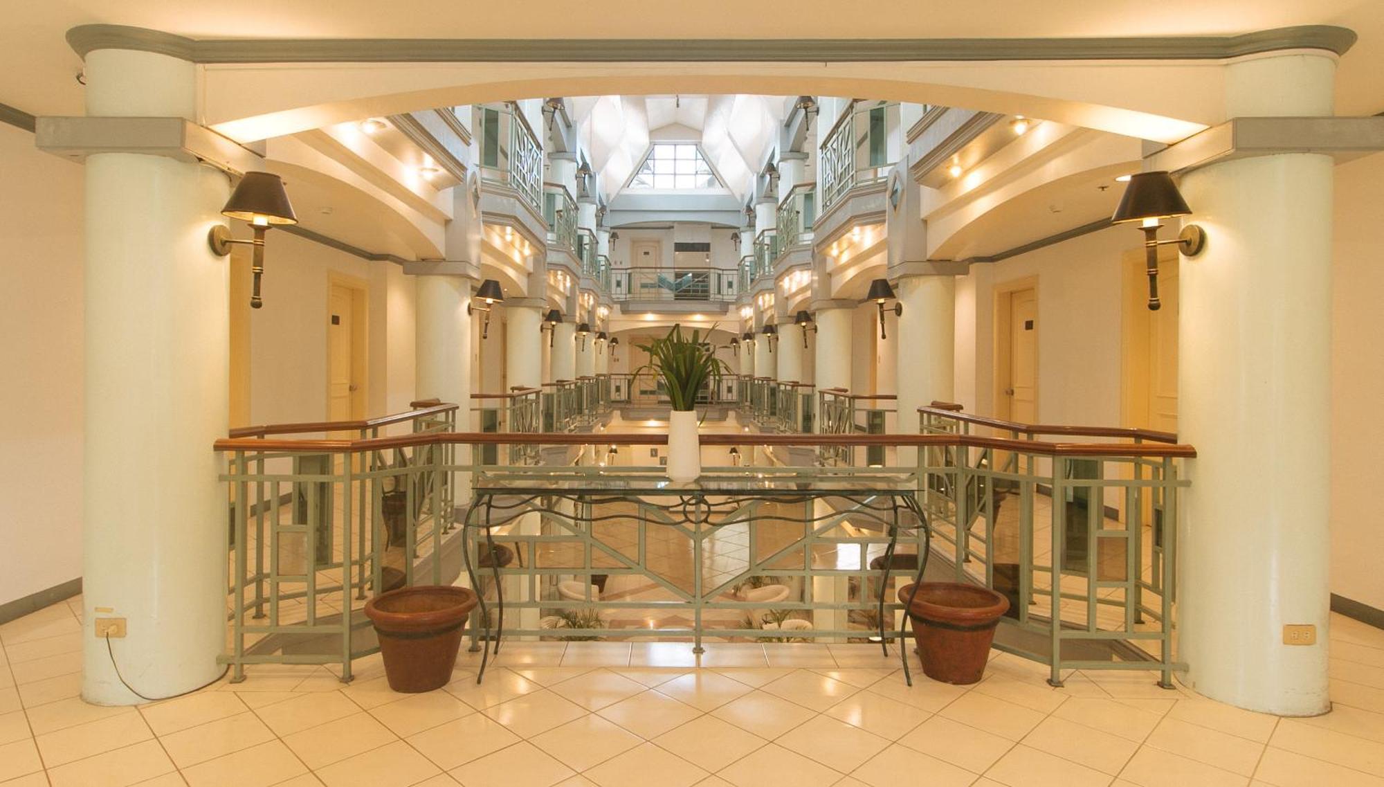 Royal Am Rei Hotel By Reddoorz Μπακολόντ Εξωτερικό φωτογραφία