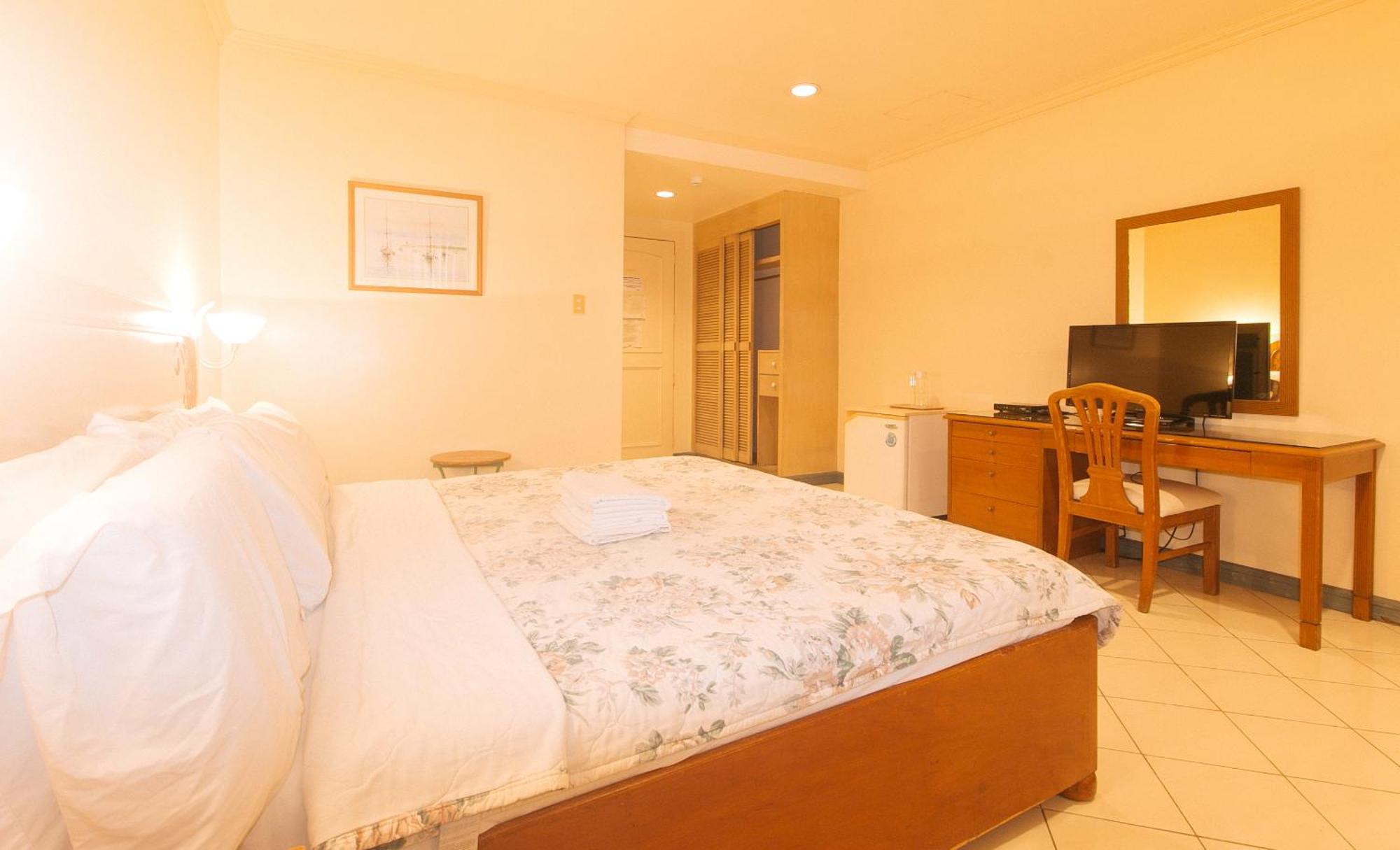 Royal Am Rei Hotel By Reddoorz Μπακολόντ Εξωτερικό φωτογραφία
