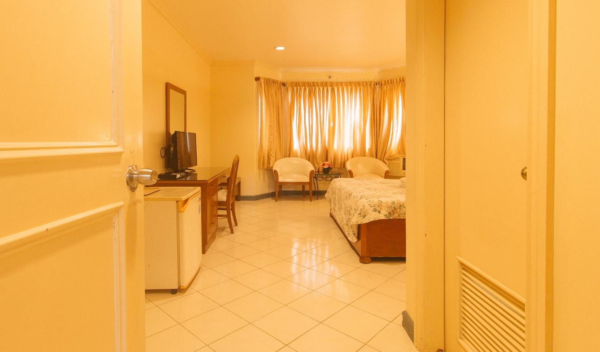 Royal Am Rei Hotel By Reddoorz Μπακολόντ Εξωτερικό φωτογραφία