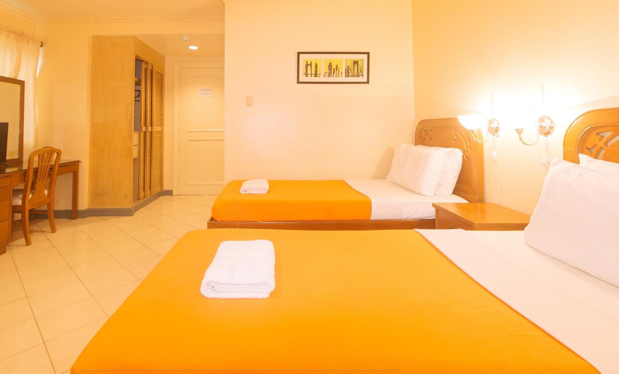 Royal Am Rei Hotel By Reddoorz Μπακολόντ Εξωτερικό φωτογραφία