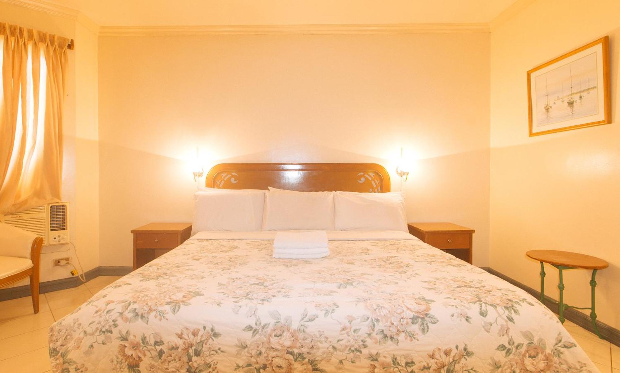 Royal Am Rei Hotel By Reddoorz Μπακολόντ Εξωτερικό φωτογραφία
