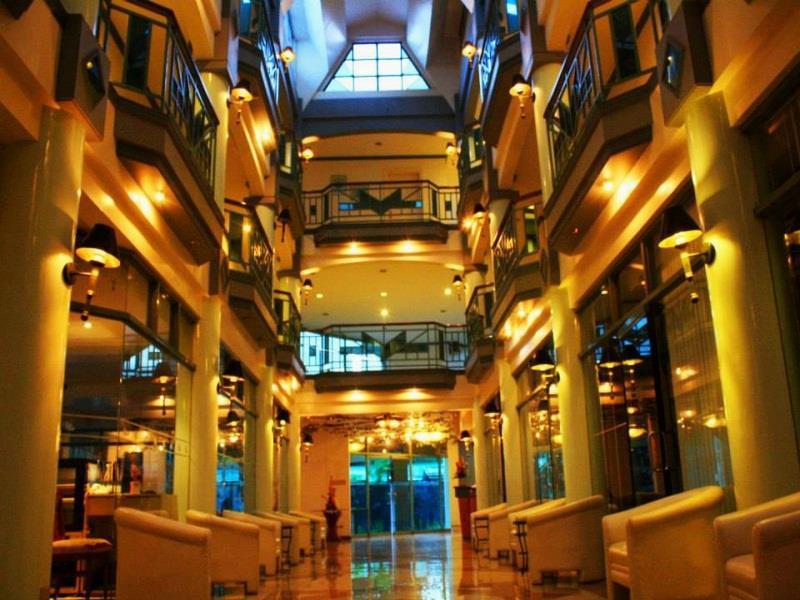 Royal Am Rei Hotel By Reddoorz Μπακολόντ Εξωτερικό φωτογραφία