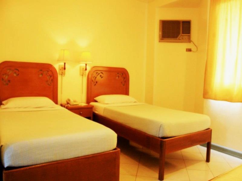 Royal Am Rei Hotel By Reddoorz Μπακολόντ Εξωτερικό φωτογραφία